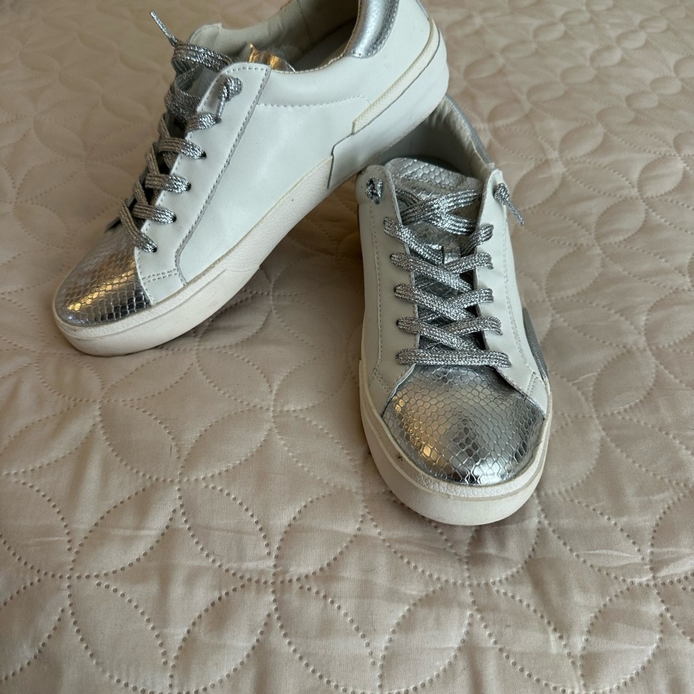 Dolce Vita Size 7 1/2 Women's Silver and White Sneakers